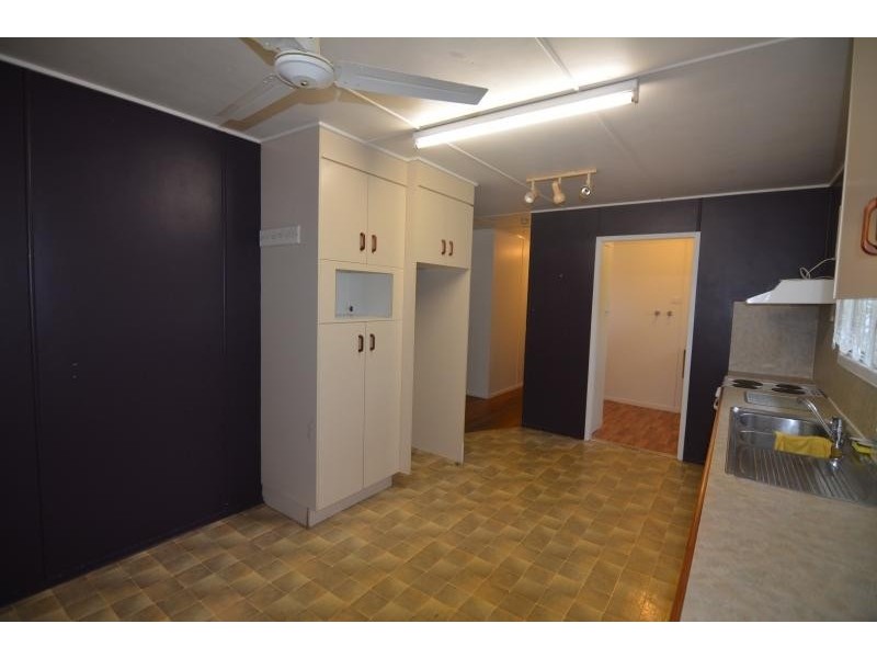 2 Brisbane Street, Barney Point QLD 4680