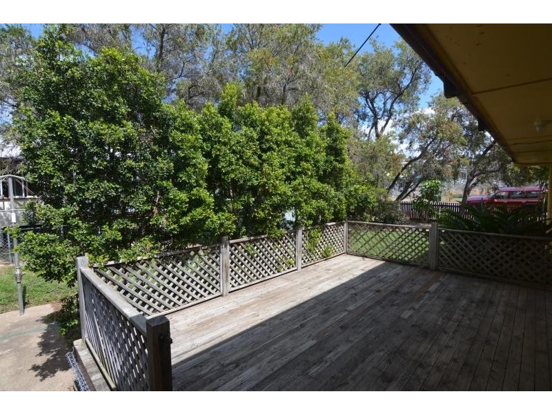 2 Brisbane Street, Barney Point QLD 4680