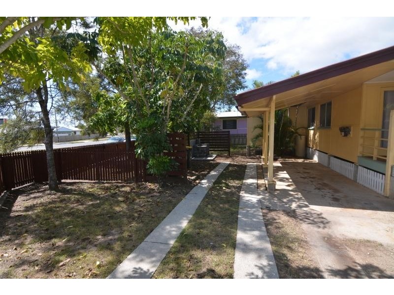 2 Brisbane Street, Barney Point QLD 4680