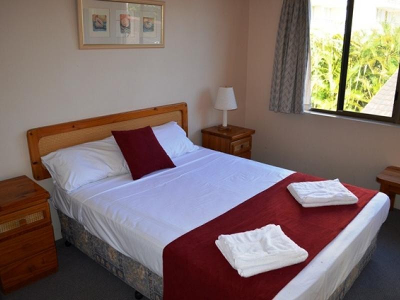 38 Enderley Ave, Surfers Paradise QLD 4217