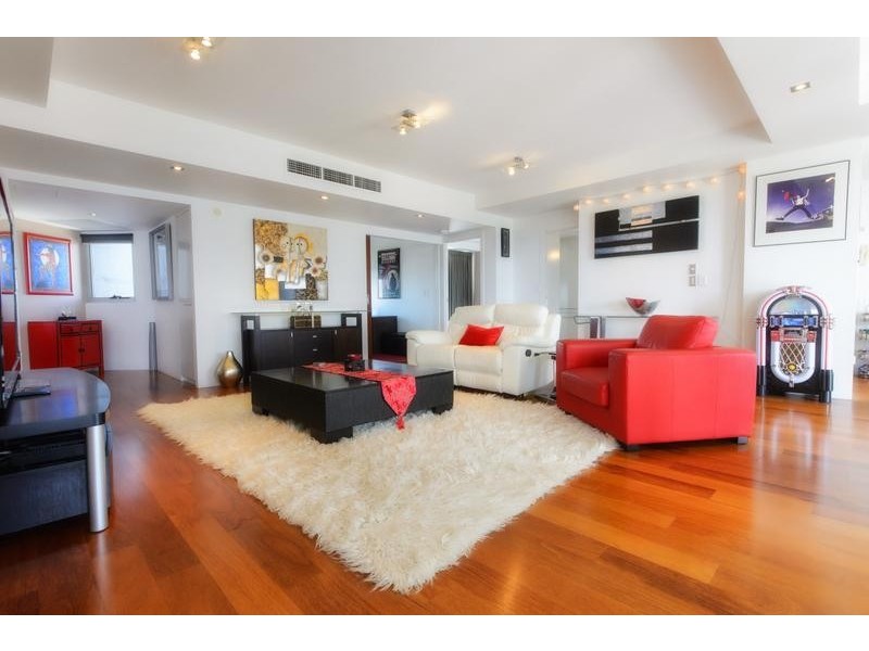 19 Mermaid Ave, Mermaid Beach QLD 4218