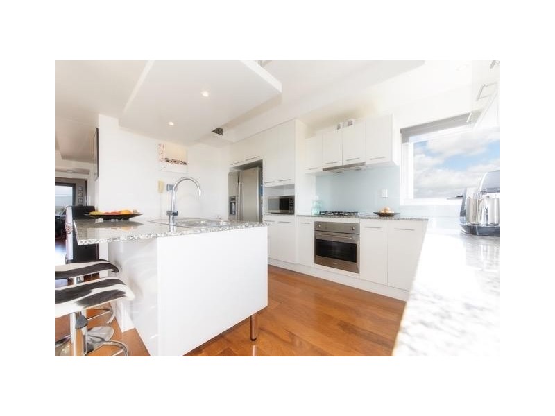 19 Mermaid Ave, Mermaid Beach QLD 4218