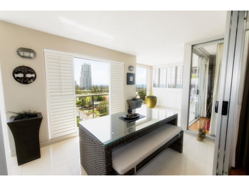 19 Mermaid Ave, Mermaid Beach QLD 4218