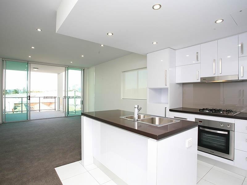 018/28 Ferry Rd, West End QLD 4101