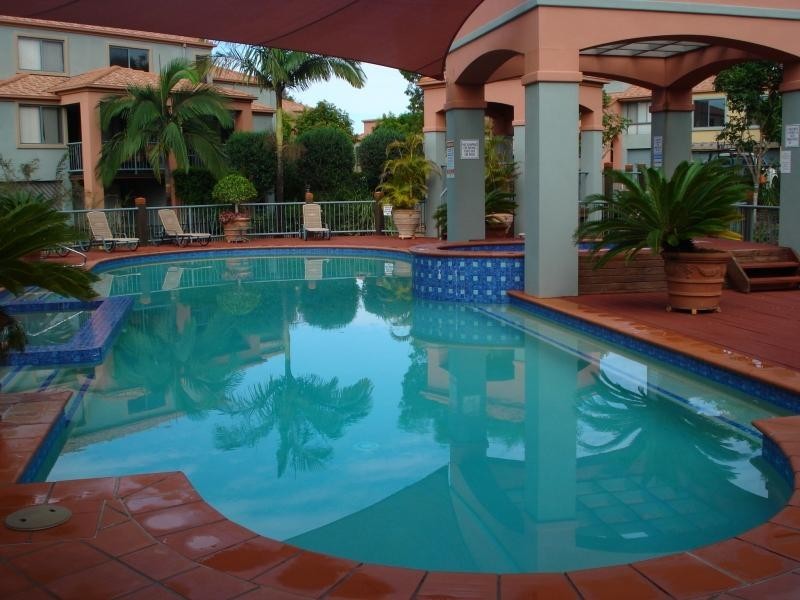 1 / 20 Fairway Drive, Clear Island Waters QLD 4226