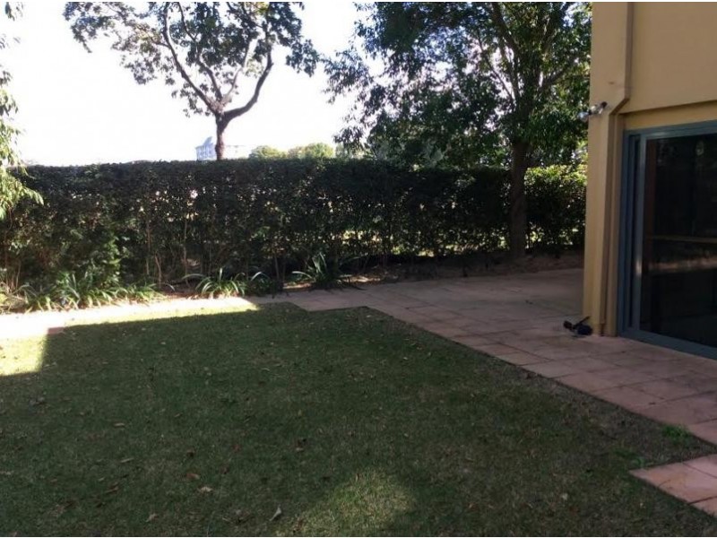 1 / 20 Fairway Drive, Clear Island Waters QLD 4226