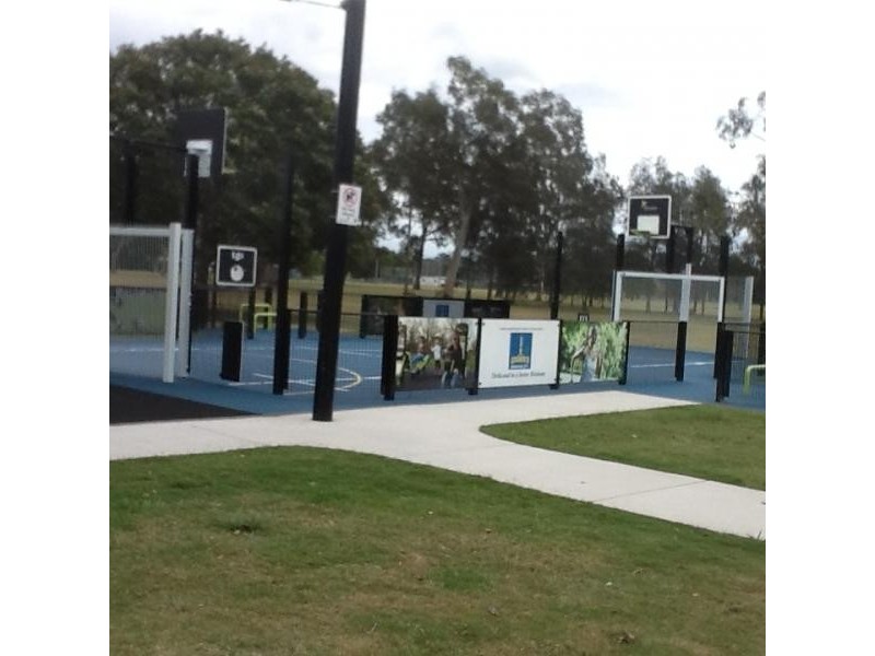 32 Johnston Street, Carina QLD 4152