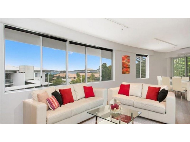 98 University Drive, Varsity Lakes QLD 4227