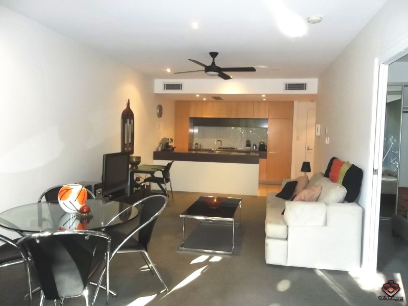 302/ 10 Pidgeon Close, West End QLD 4101