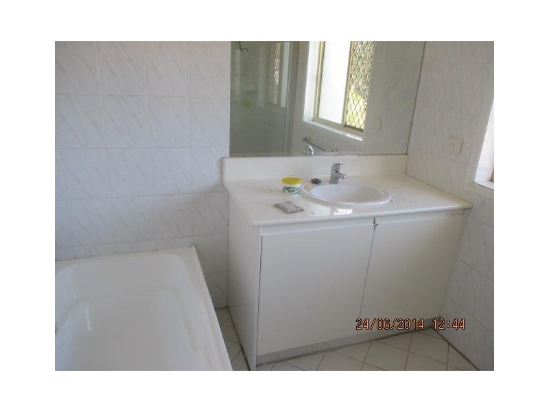 32 Riverview Rd, Nerang QLD 4211