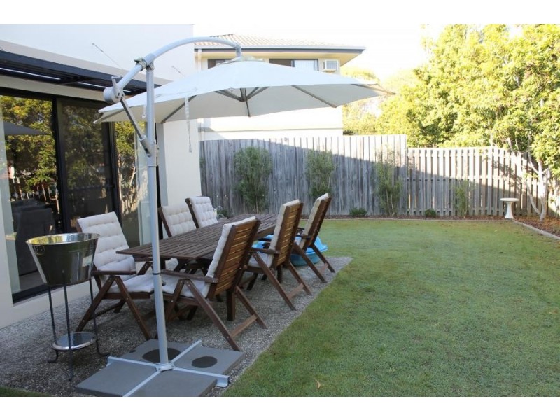 18/2 Tuition street, Upper Coomera QLD 4209