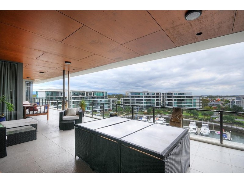 323 Bayview Street, Hollywell QLD 4216