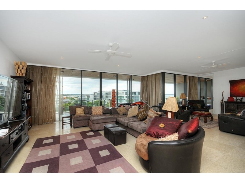 323 Bayview Street, Hollywell QLD 4216