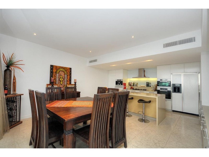 323 Bayview Street, Hollywell QLD 4216