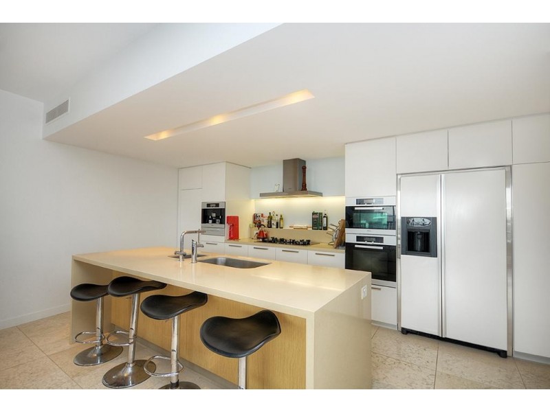 323 Bayview Street, Hollywell QLD 4216