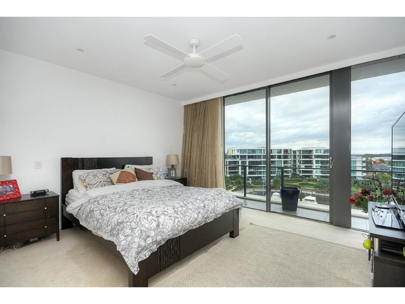 323 Bayview Street, Hollywell QLD 4216