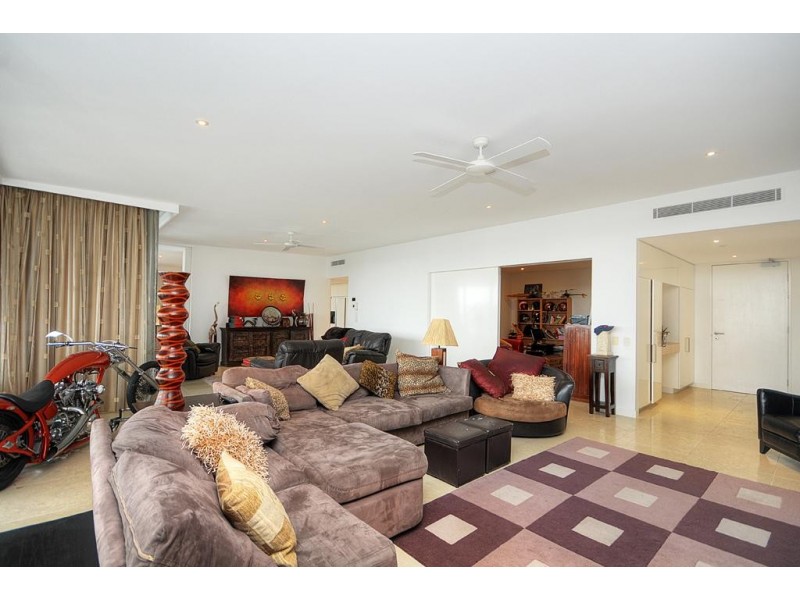 323 Bayview Street, Hollywell QLD 4216