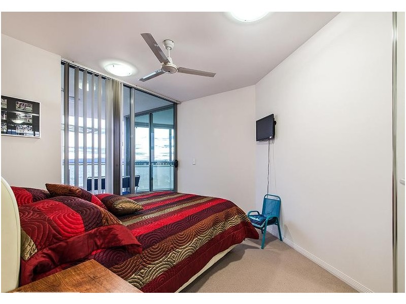 201/14 Oxley Ave, Woody Point QLD 4019