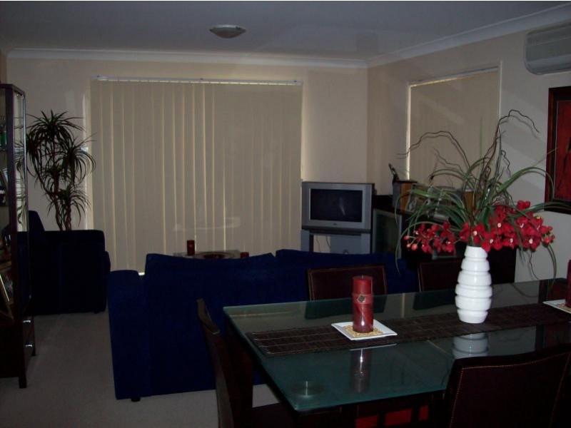 10 Johnston Street, Carina QLD 4152