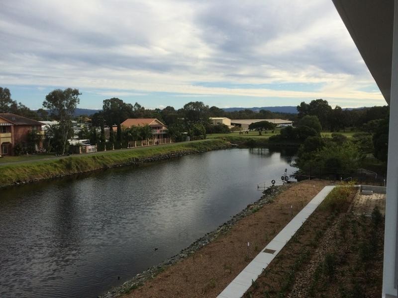 UNIT 1313 / 8 WATERFORD COURT, Bundall QLD 4217