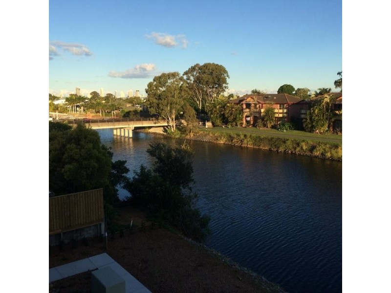 UNIT 1313 / 8 WATERFORD COURT, Bundall QLD 4217