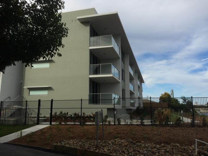 UNIT 1313 / 8 WATERFORD COURT, Bundall QLD 4217