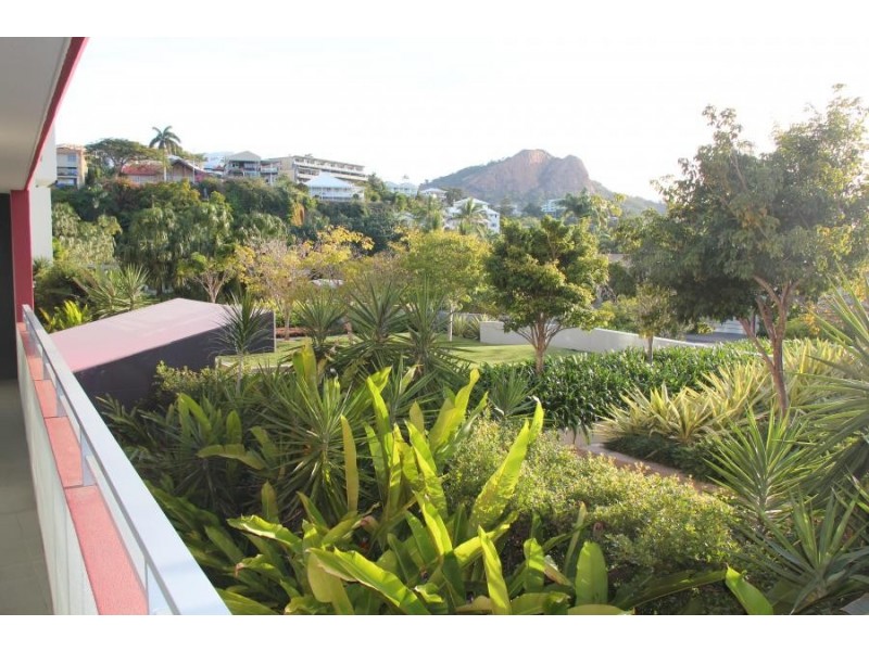 2204/6 Mariners Drive, Townsville City QLD 4810