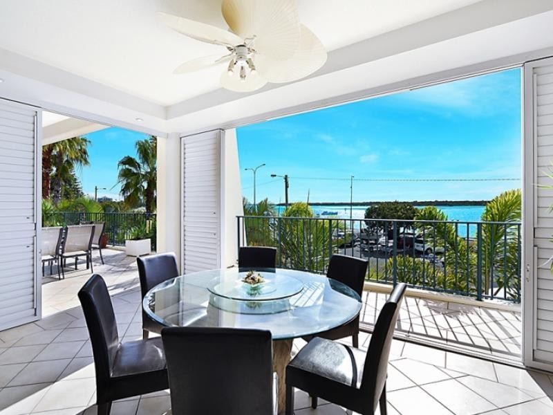 326 Marine Parade, Labrador QLD 4215