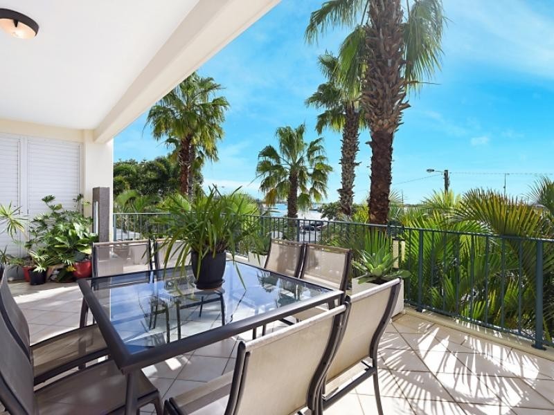 326 Marine Parade, Labrador QLD 4215