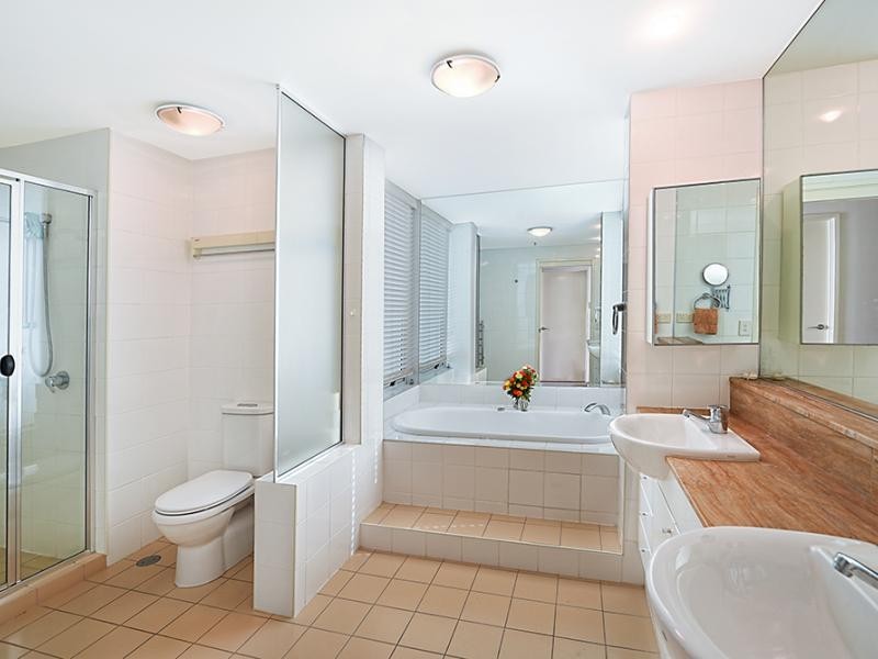 326 Marine Parade, Labrador QLD 4215