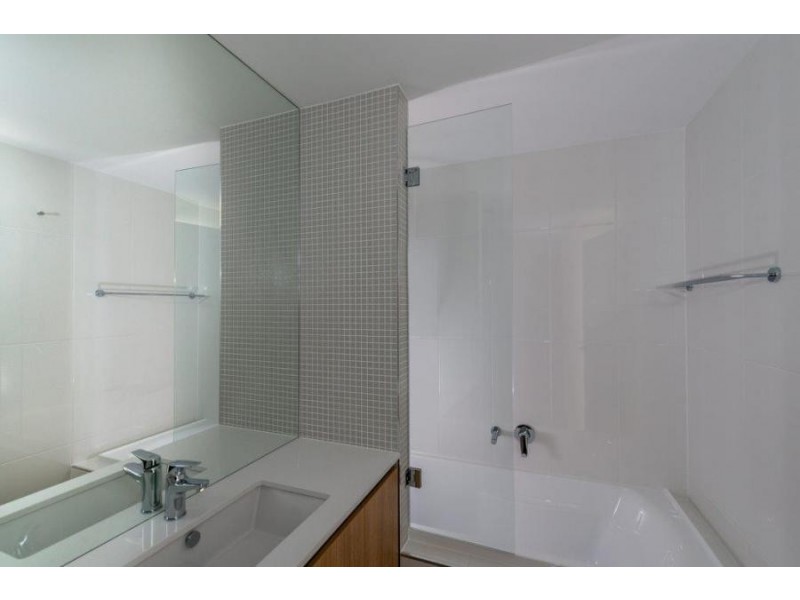 126 Parkside Circuit, Hamilton QLD 4007