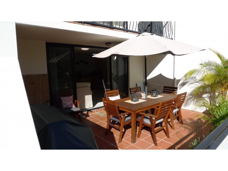 1 / 38 Labrador Street, Labrador QLD 4215