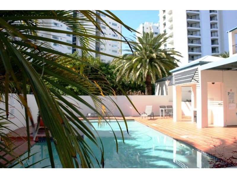 1 / 38 Labrador Street, Labrador QLD 4215