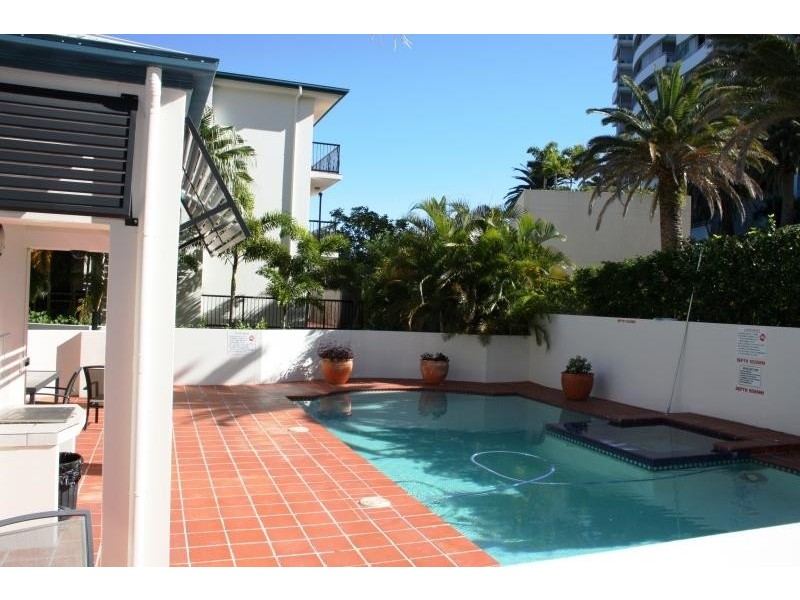 1 / 38 Labrador Street, Labrador QLD 4215