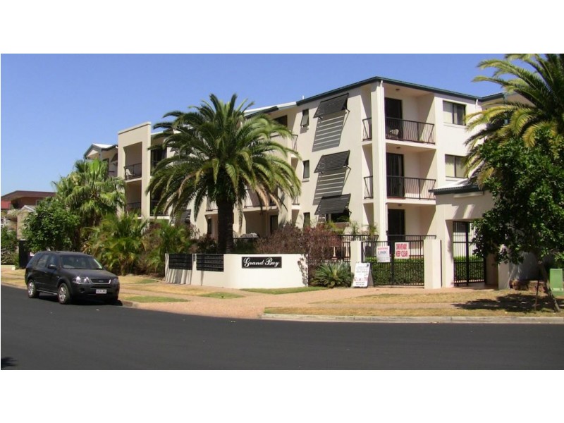 1 / 38 Labrador Street, Labrador QLD 4215