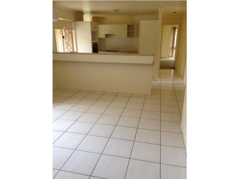 8 Michelangelo Cres., Mackenzie QLD 4156