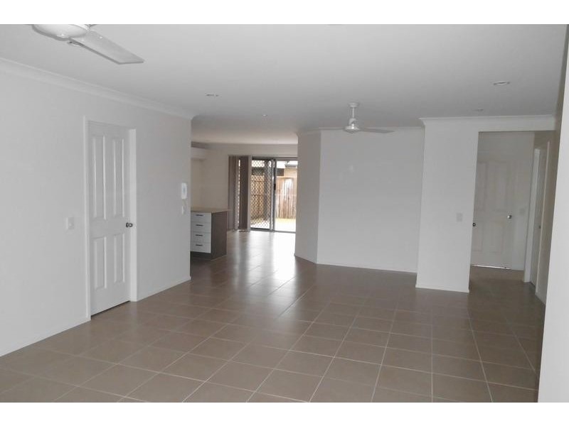 109/230 Pulgul St, Urangan QLD 4655