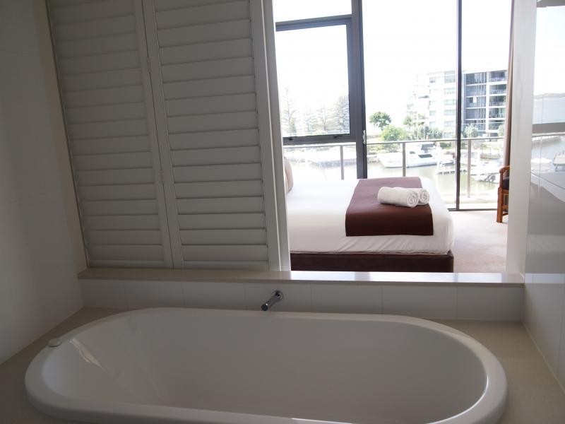 Allisee Apartments, Building Manager office / 323 Bayview, Hollywell QLD 4216