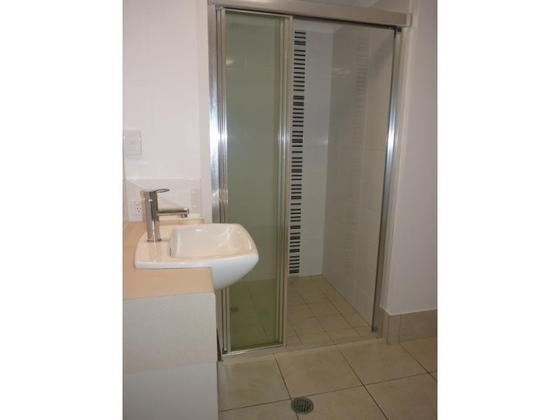 1 / 6-24 Henry Street, West End QLD 4810