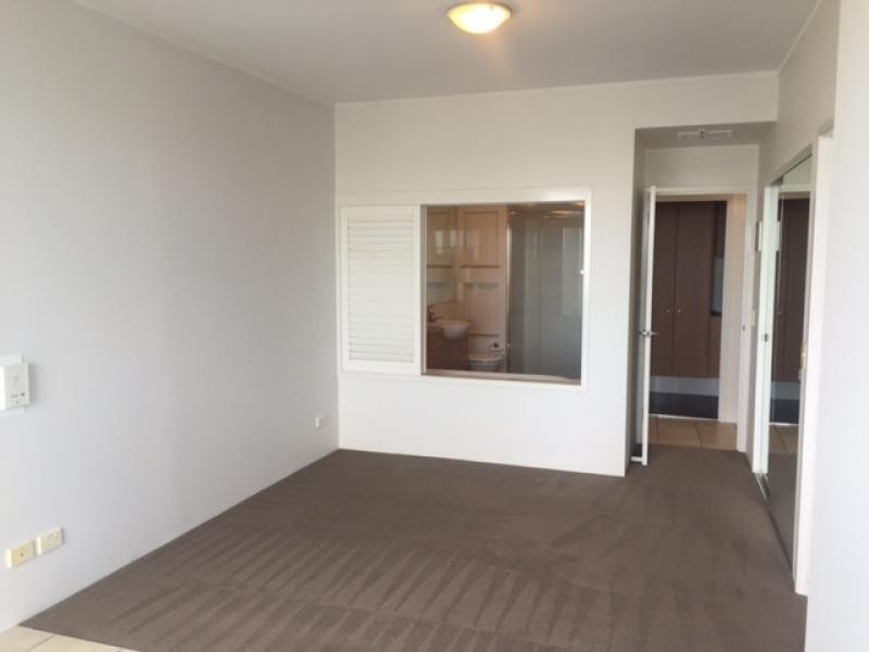 326 Marine Parade, Labrador QLD 4215