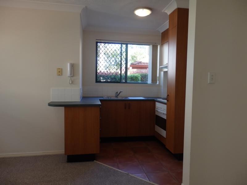 8/140 MARINE PARADE, Southport QLD 4215