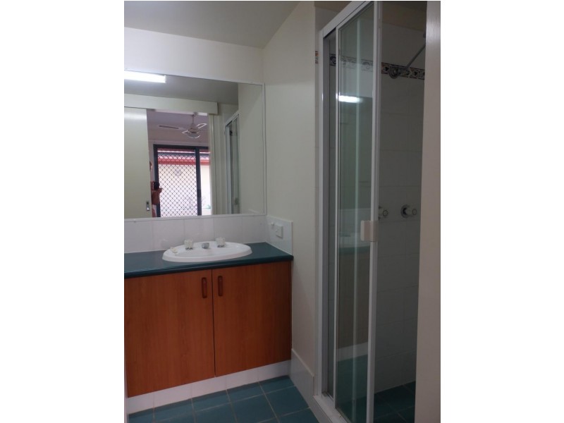 8/140 MARINE PARADE, Southport QLD 4215