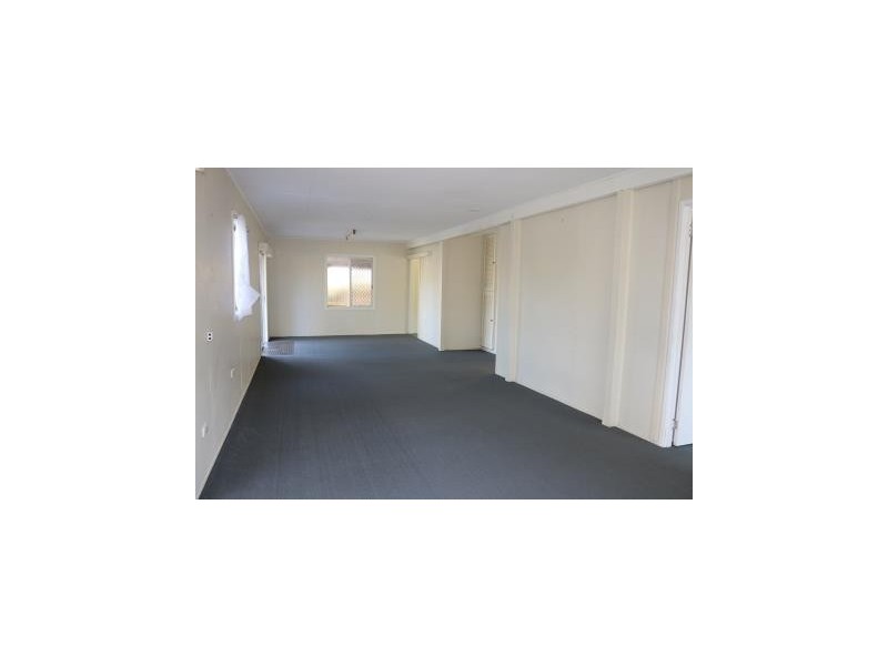 9 Arthur St, Urangan QLD 4655