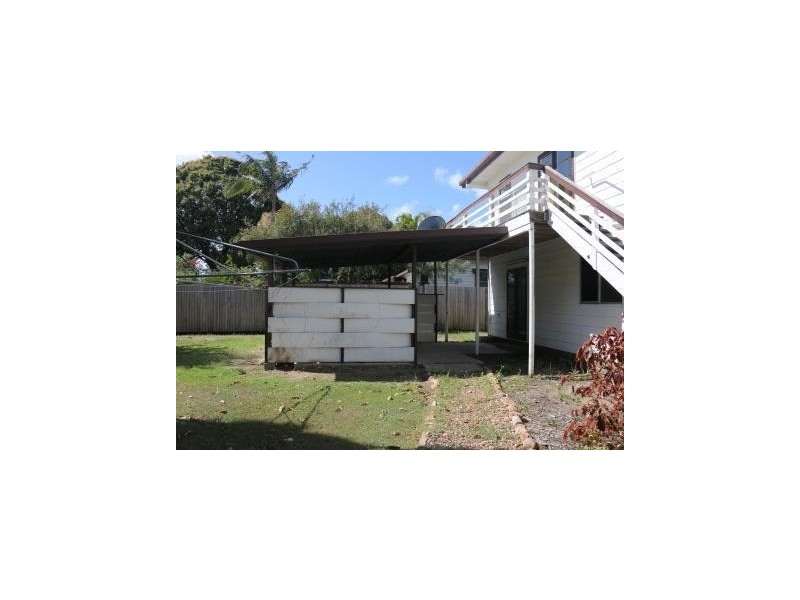 9 Arthur St, Urangan QLD 4655