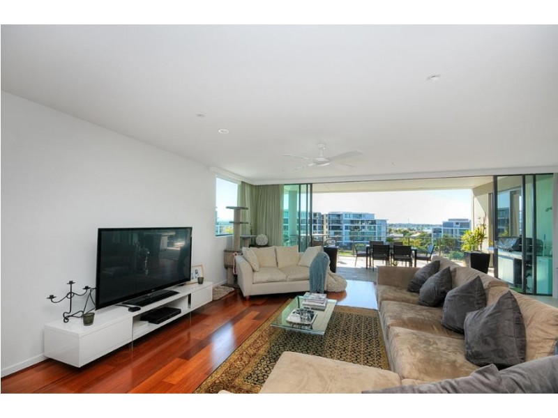 2501/323 Bayview Street, Hollywell QLD 4216