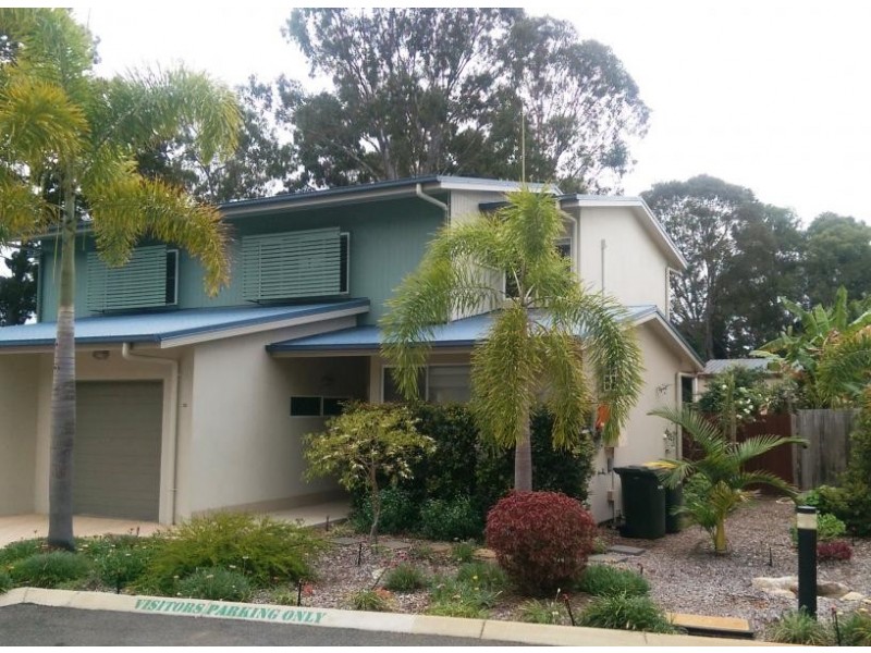 71 Elizabeth st, Urangan QLD 4655