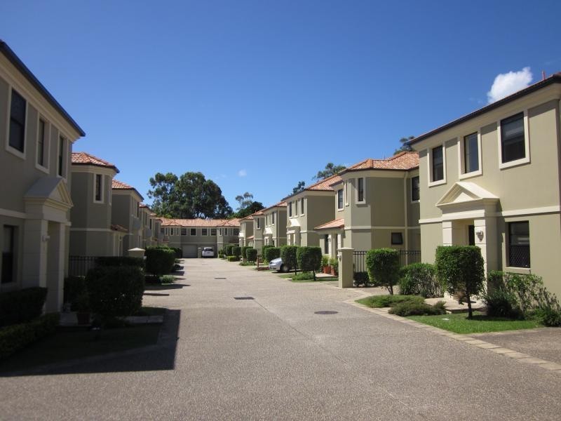 26-34 Sapium Road, Ashmore QLD 4214