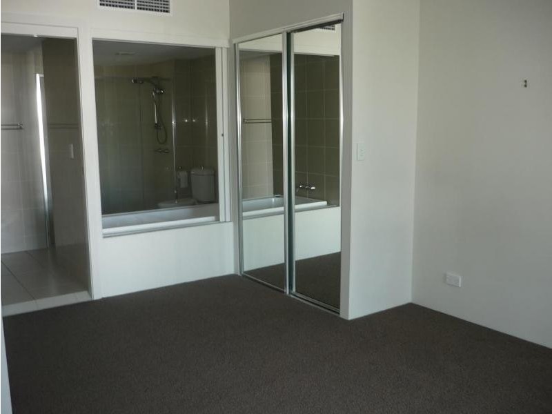 19 Mermaid Ave, Mermaid Beach QLD 4218