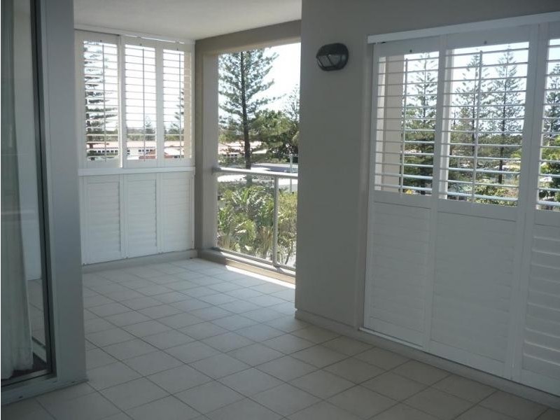 19 Mermaid Ave, Mermaid Beach QLD 4218