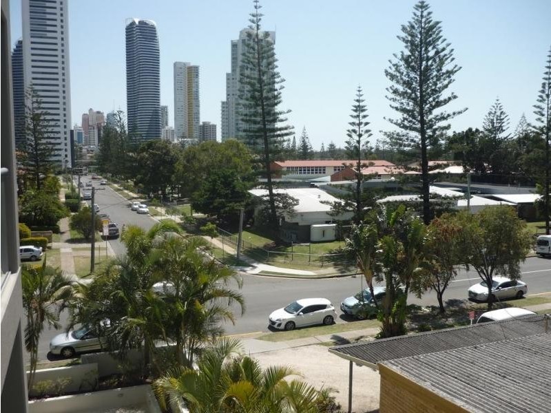 19 Mermaid Ave, Mermaid Beach QLD 4218